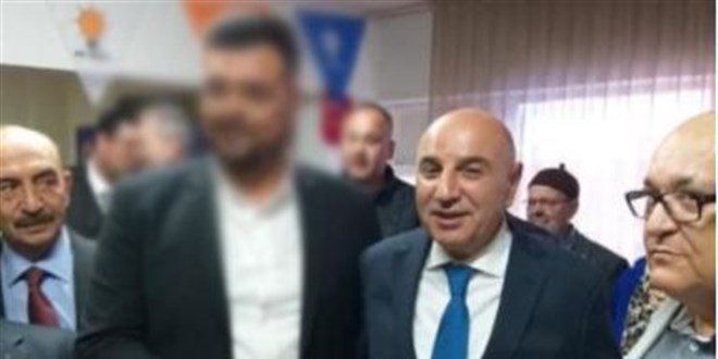 Keçiören Belediyesi'ne ait araçta 3 kilo esrar yakaladı