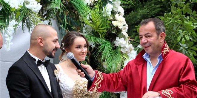 Bolu Belediye Başkanı Özcan, yeni çiftten 6 çocuk istedi