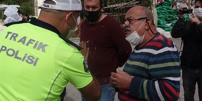 Polis müdüründen ışık ihlali yapan sürücüye: Cezanı ben öderim