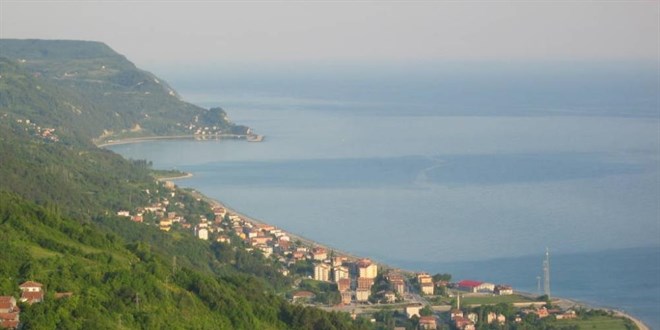 Mahalleli Sinop'tan ayrılmak için sandık başına gidiyor