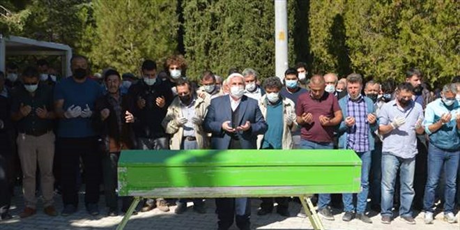 Kampüsteki inşaat çukuruna düşerek ölen üniversite öğrencisi defnedildi