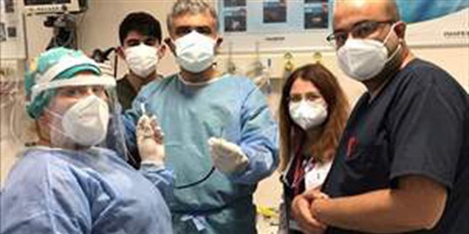 �ks�r�k �ikayetiyle hastaneye gitti, akci�erinden �ekirdek ��kt�