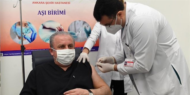 Şentop: TBMM çatısı altında aşı olmayan yok