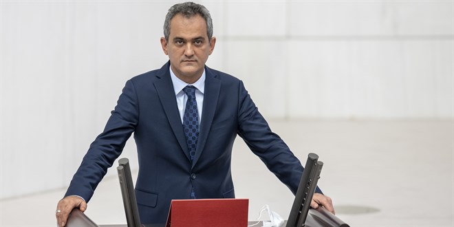 Milli Eğitim Bakanı Özer, TBMM'de yemin etti