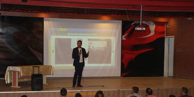 'Dünyanın en iyi'leri arasına giren öğretmen, deneyimlerini meslektaşlarına aktardı