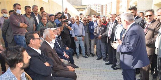 Y�ksekova'da ter�r ma�duru aileler yeni yuvalar�na kavu�uyor