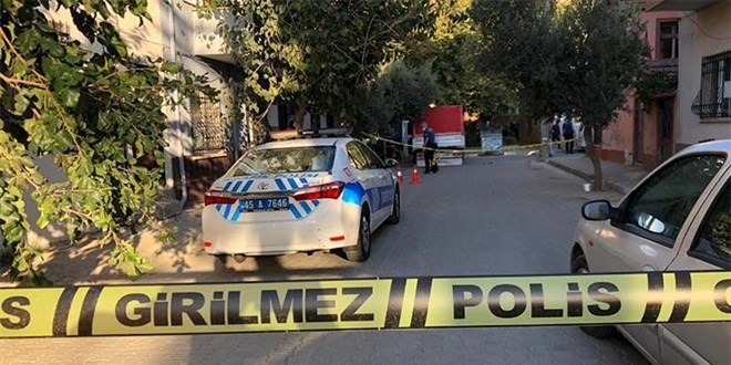 �ki aile aras�nda silahl� kavga: Yaral�lar var