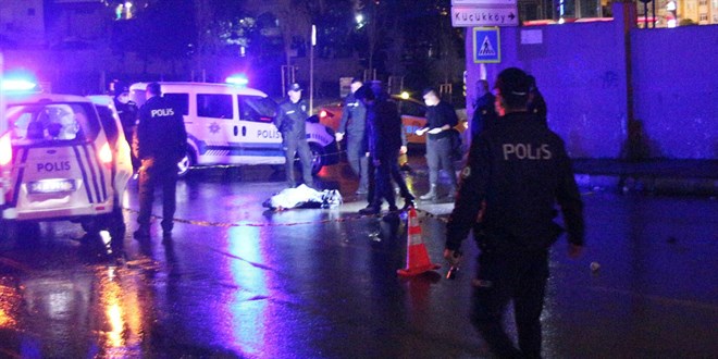 Restorana yemek yemeye giden 3 kişi kazada hayatını kaybetti
