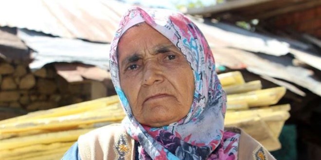 Dolandırıcılara para kaptırdı, 3 yıldır eşi ile konuşmuyor