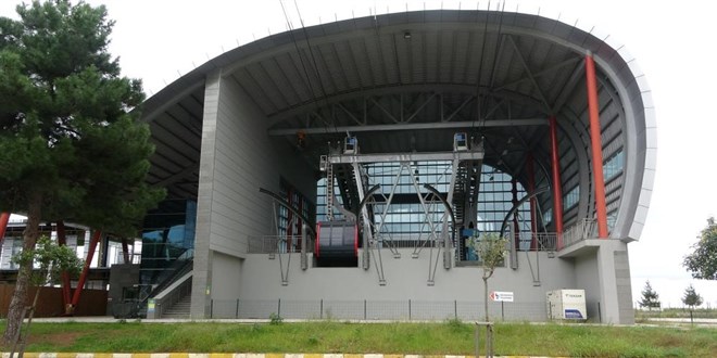 100 milyon TL'ye yaptırılan teleferik çürümeye terk edildi