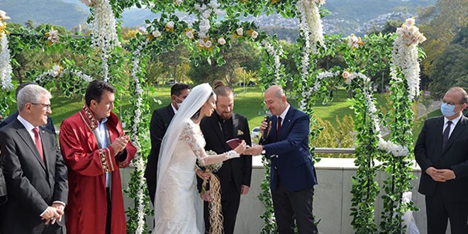 Bakan Soylu, Başdanışmanının oğlunun nikahına katıldı
