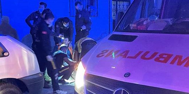 Tartışan baba ile oğlu birbirini yaraladı