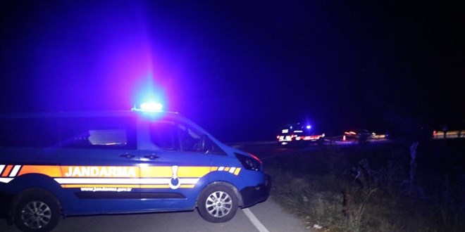 Kurşunlardan kaçmak isterken otomobilin çarpması sonucu öldü