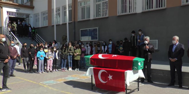 Kalp krizi geçiren öğretmene öğrencilerinden hüzünlü veda