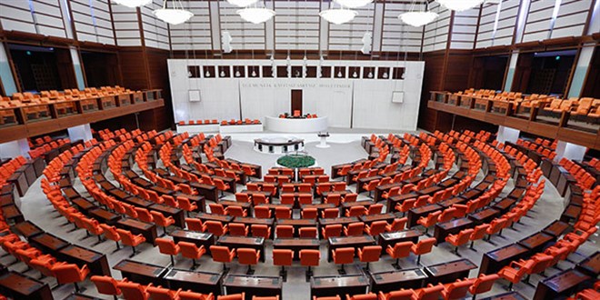 Yeni dönemde Meclis'i önemli yasalar bekliyor