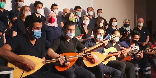 Van'da sağlık çalışanları kaybettikleri meslektaşlarını türkülerle anacak
