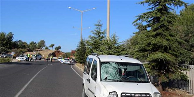 Uşak'ta okul yolunda hafif ticari aracın çarptığı lise öğrencisi öldü