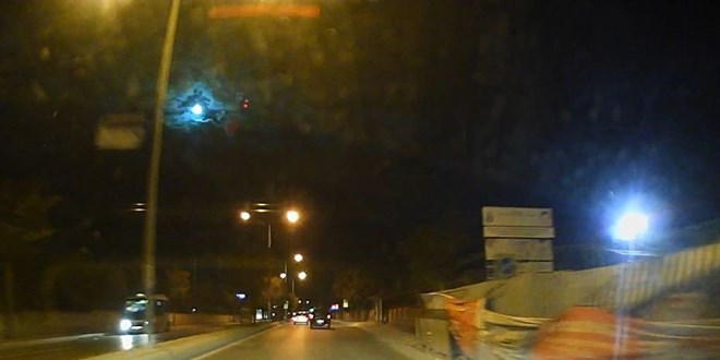 İstanbul'da gece düşen göktaşı, gökyüzünü aydınlattı