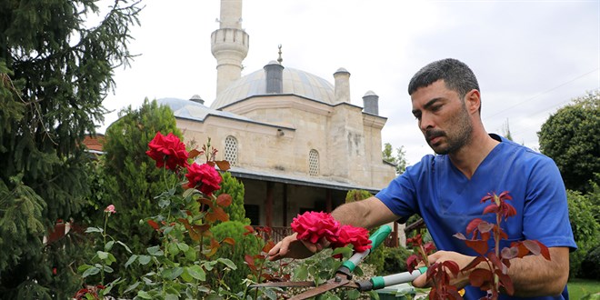 Cami imamı, çevreci kimliğiyle ön plana çıkıyor