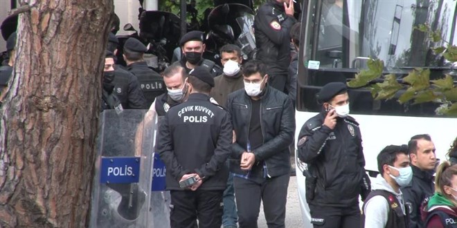 Tapu müdürü ve yardımcısı dahil 32 kişi 'rüşvet'ten tutuklandı