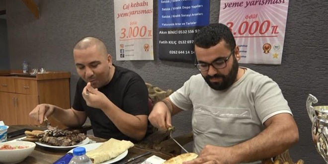 3 bin TL ve altın kazanmak için sofraya oturdu kaybedince 640 TL hesap ödedi