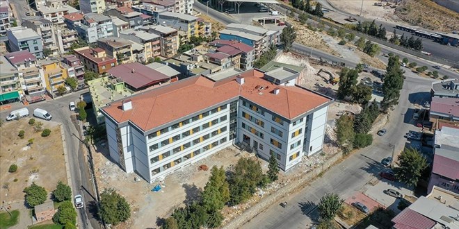 Depreme dayanıksız okul binalarının yerine yenileri yükseliyor