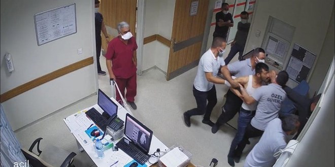 Hastaneyi bastılar, 3 polis ve 2 bekçiyi darp ettiler