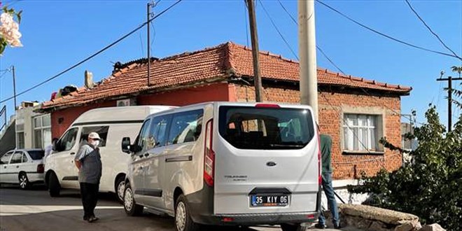 96 yaşındaki annesini, başına taşla vurarak öldürdü
