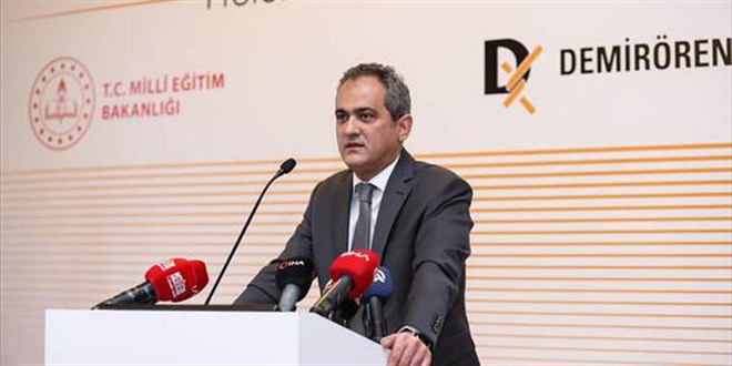 Bakan Özer, iki doz aşı olan öğretmenlerin oranını açıkladı