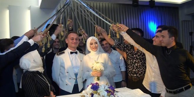 Pilot teğmenin düğünü böyle olur