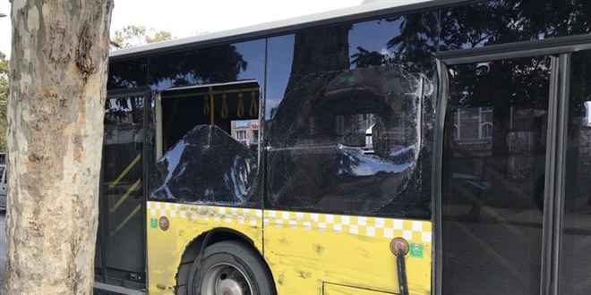 Fatih'te iki ETT otobs arpt, iki yolcu yaraland