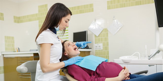 Gebelikte diş sağlığı bebeğin gelişimini etkiliyor