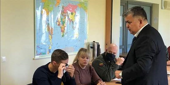 Trk polisinden Litvanyal polislere sahte pasaport eitimi
