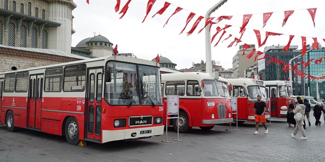 ETT'nin tarihi otobsleri Taksim ve Sultanahmet'te sergileniyor
