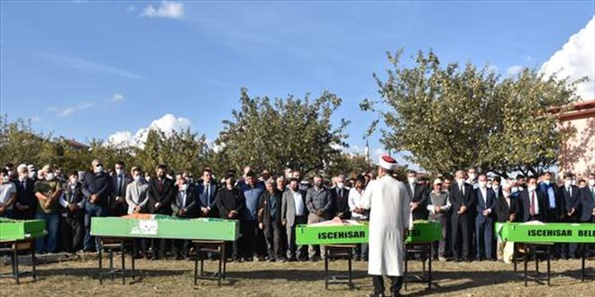 Kazada yaşamını yitiren 5 öğrenci son yolculuklarına uğurlandı