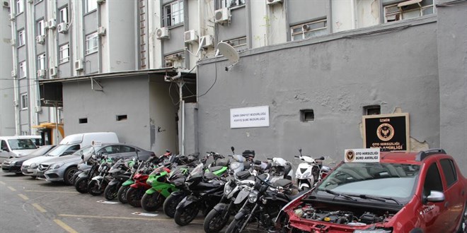 Oto h�rs�zl�k �ebekesine operasyon: 38 ara� ele ge�irildi, 10 g�zalt�