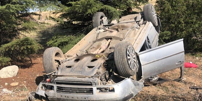 Defalarca takla att�, a�aca �arparak durabildi: 1 polis yaraland�