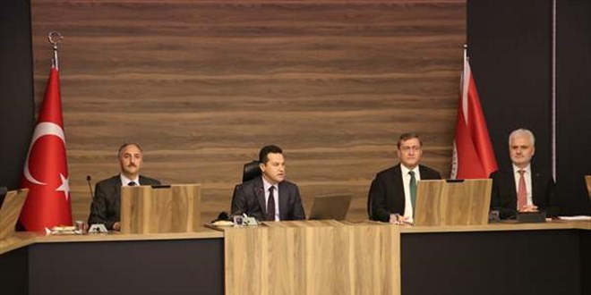 Rekt�r �niversitedeki 'korona' durumunu a��klad�: 196 ��renci, 16 personel riskli