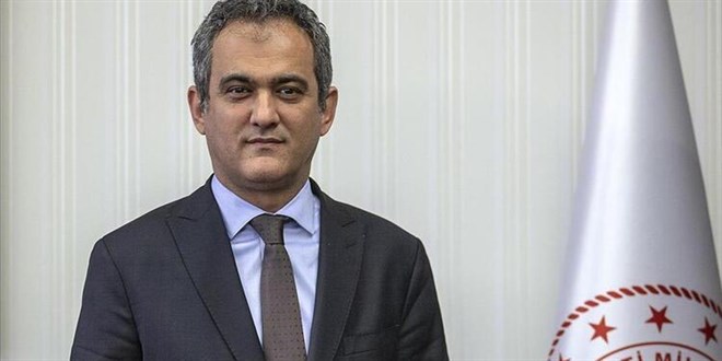 Bakan �zer, A�r�'ya e�itim alan�nda yap�lacak yeni yat�r�mlar� a��klad�