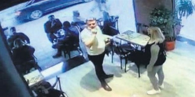 Annesinin 20 yıl önceki yasak aşkını kadın tuzağıyla öldürdü