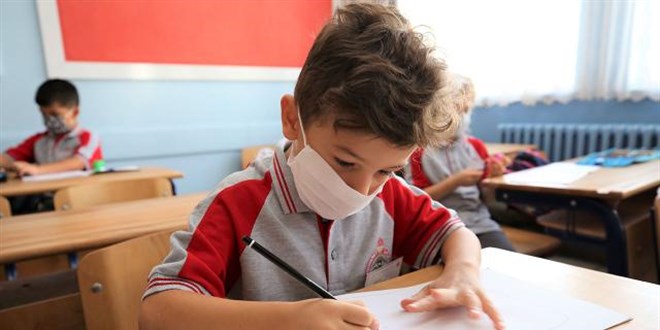 MEB'in belirlemediği kitaplar öğrenciye aldırılamayacak