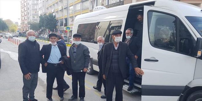 Belediye kendisini şikayet eden vatandaşa ulaşımı için minibüs tahsis etti