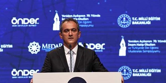 Bakan Özer: İmam hatip okulları dünyaya model