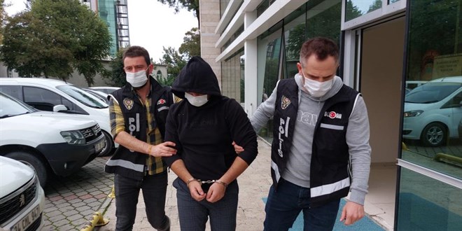 'Hukuk fakültesi bitirdim' diye ailesini kandırdı, sahte savcı kimliği kullanınca tutuklandı