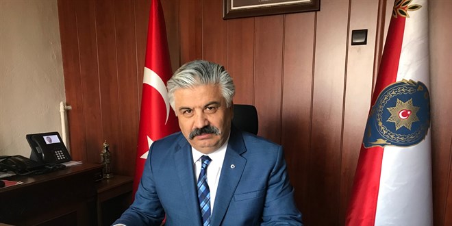 Emekli emniyet müdürü ile oğlu kazada yaşamını yitirdi