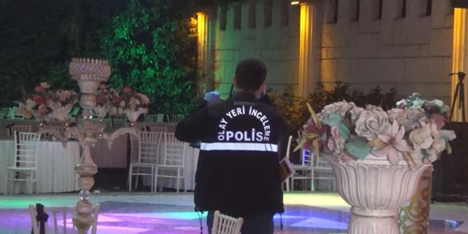 Akraba iki aile tarla meselesi yüzünden düğünde kavga etti: 1 ölü