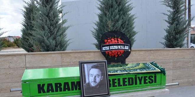 Motosikleti ile yaptığı kazada hayatını kaybeden öğretmen defnedildi