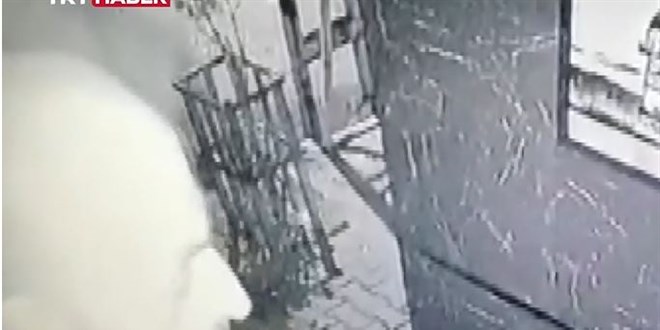 Binaya giremeyen hırsız güvenlik kamerasını çaldı