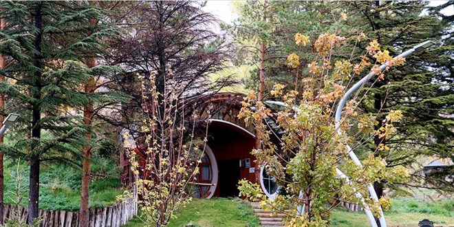 Hobbit Evleri sonbaharın gelmesiyle ziyaretçi akınına uğruyor