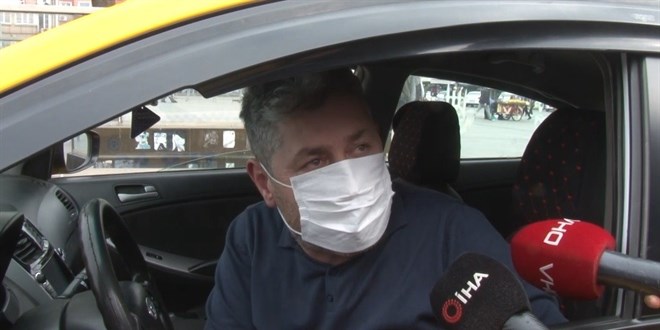 Yolcu seçen taksici: Taksim Meydan'da 50 Euro'ya yolcu taşıyorlar